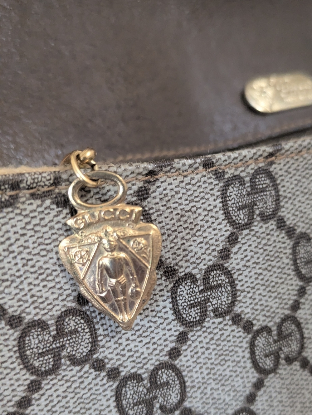 Gucci Vintage Crossbody Purse - Picture 3 of 12